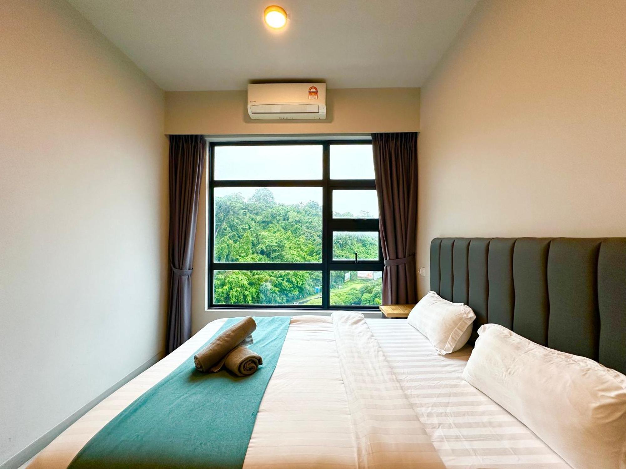 Sunset Seaview Vacation Condos @ Jesselton Quay Kota Kinabalu Exterior photo