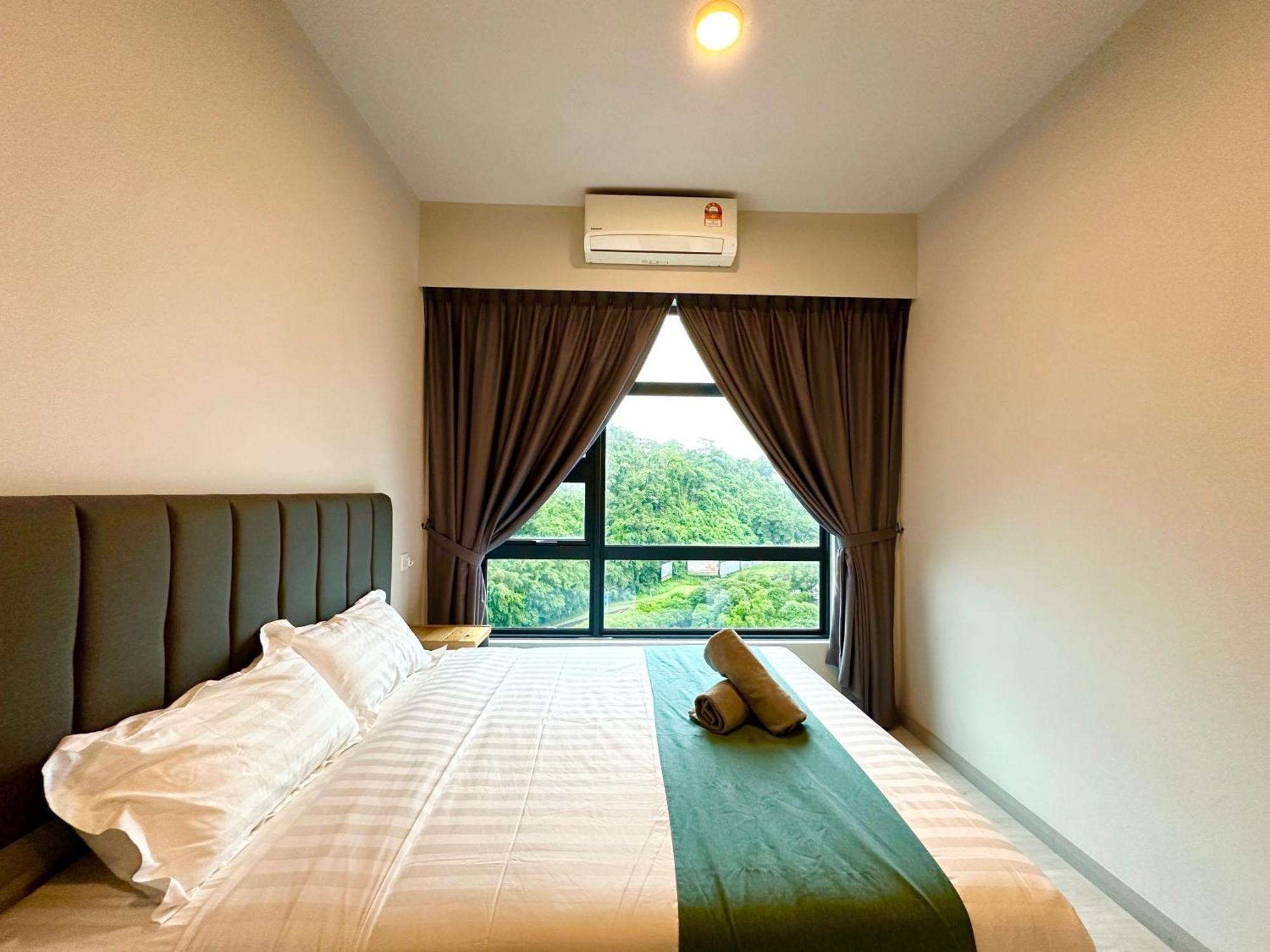 Sunset Seaview Vacation Condos @ Jesselton Quay Kota Kinabalu Exterior photo